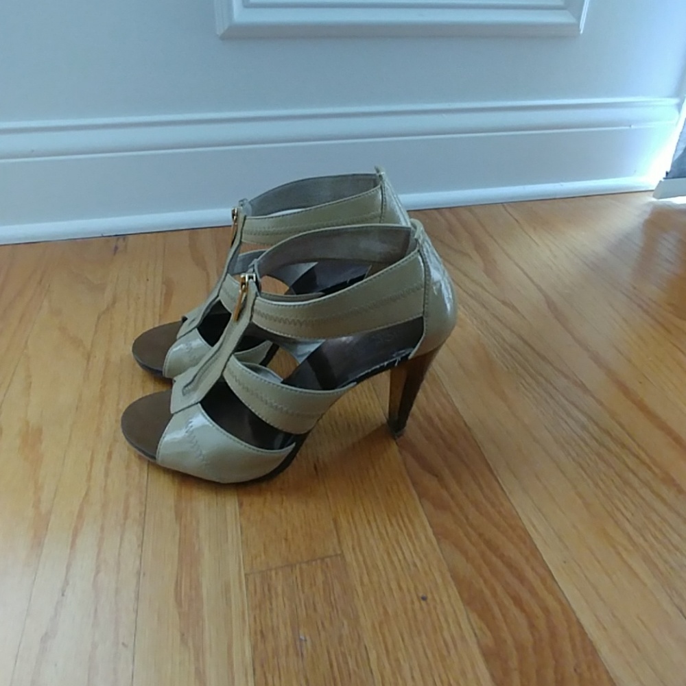 Open toe heals - Picture 4 of 4